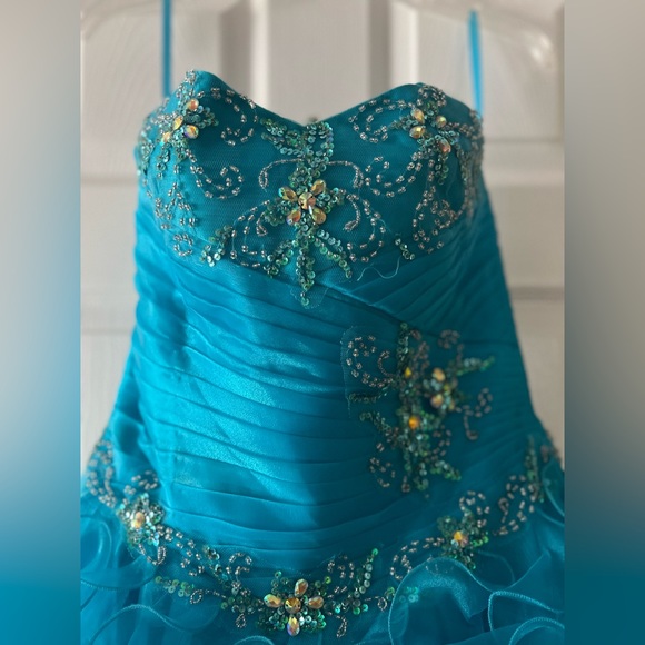 Sweetheart Straps Sleeveless Beaded Closet Bow Knot Blue Quinceanera Dress WQ1479